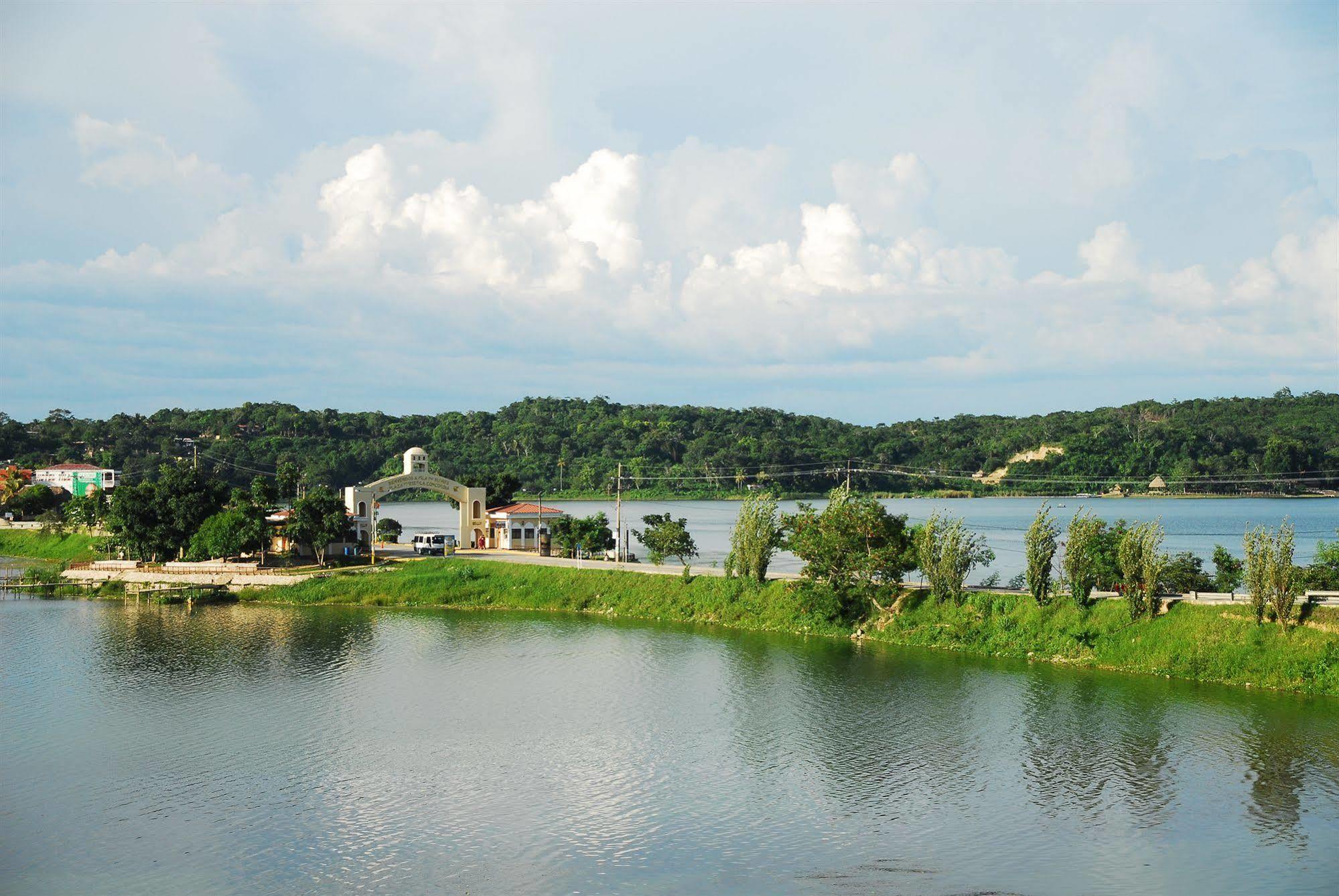 Peten Esplendido Flores Exterior foto